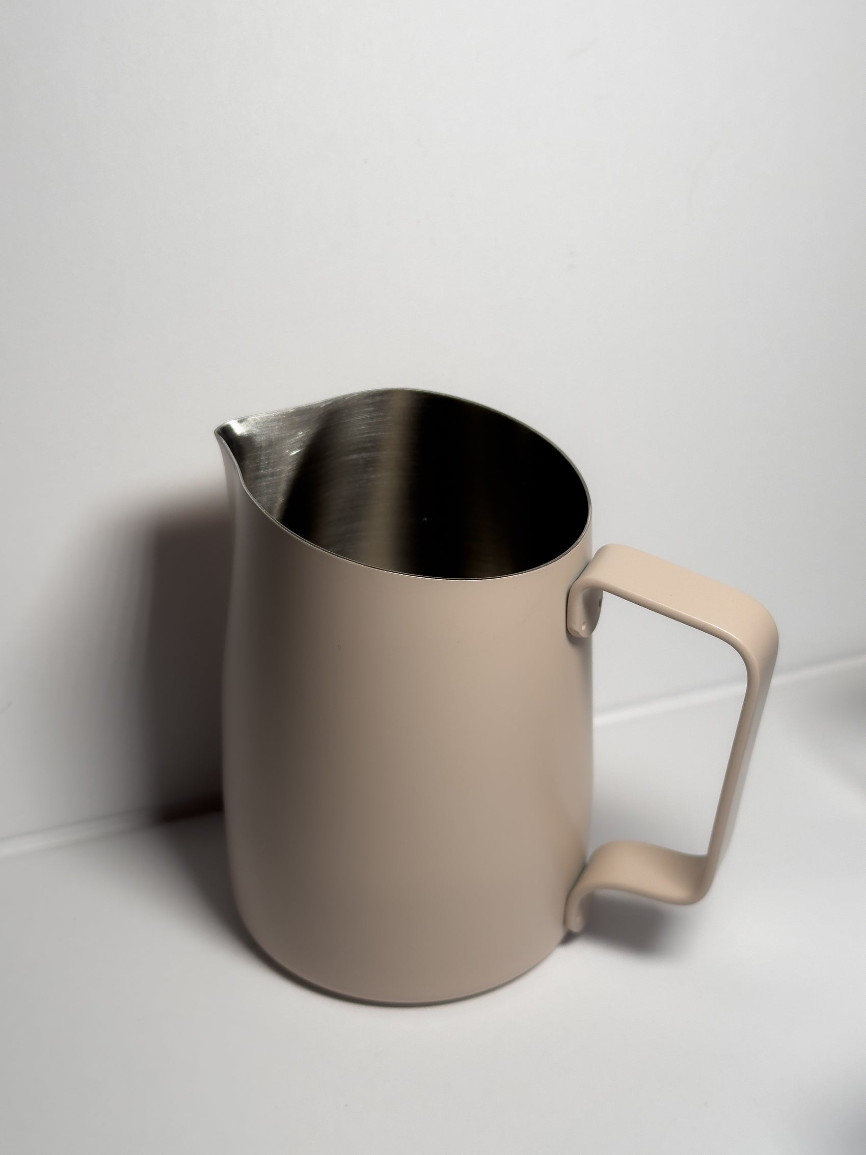 WPM 15 oz Sharp Spout Pitcher - Sakura